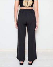Soon Maternity - Pull-On Wide Leg Pants (Cropped)