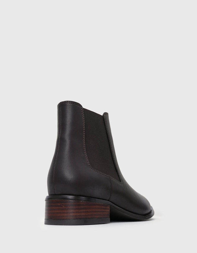 Betts - Wider Fit Edison Chelsea Boots