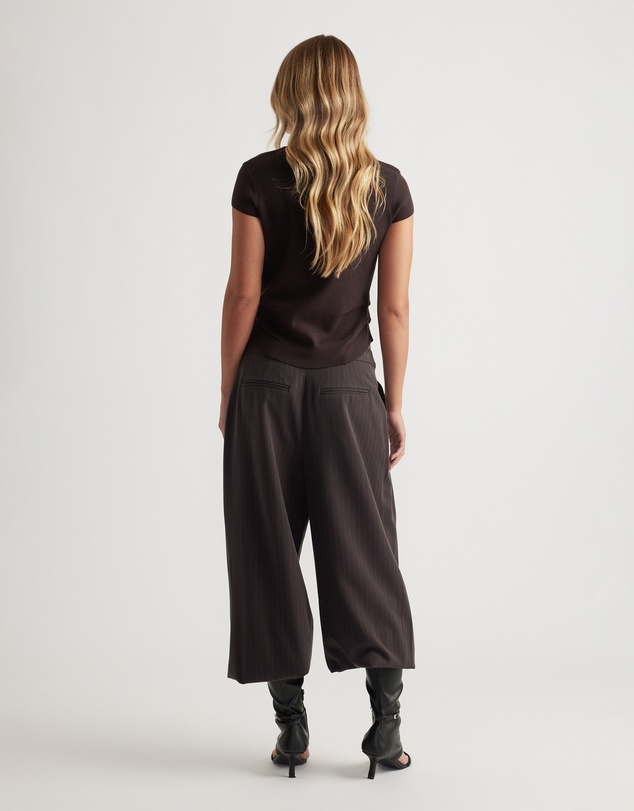 Decjuba - Lily Pleat Detail Knit Tee