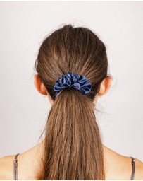 SILK MAGNOLIA - Pure Silk Scrunchie