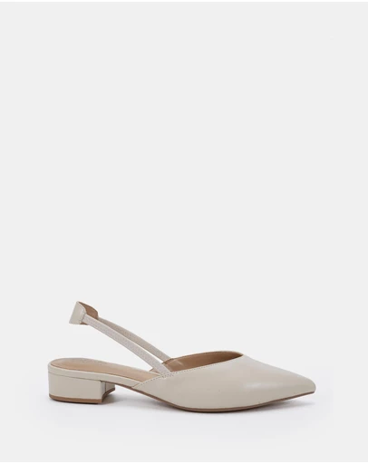 Clarks - Lova Ecru