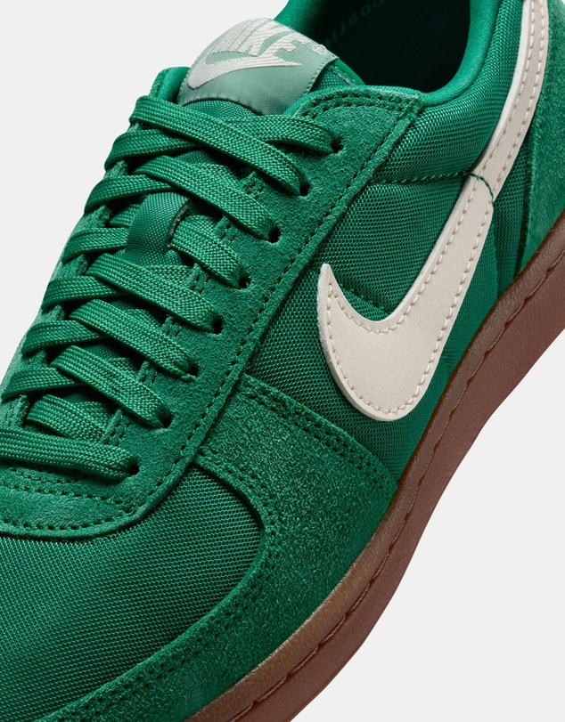 Nike - Field General SE - Women's