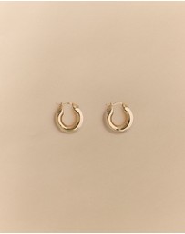 Trenery - Lutra Huggie Earrings in Tahini