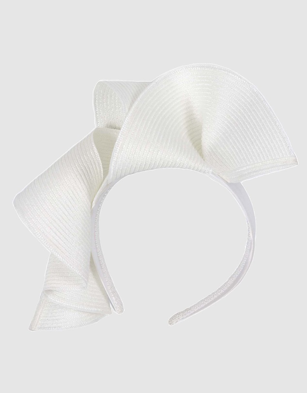 Max Alexander - Large Wavy White Racing Fascinator