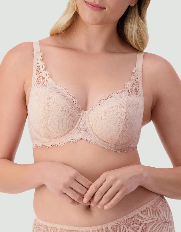 Triumph - Essential Lace Balconette Padded Bra