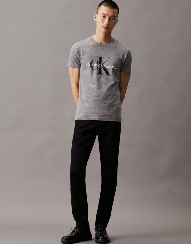 Calvin Klein Jeans - Core Monogram Logo Slim T-Shirt