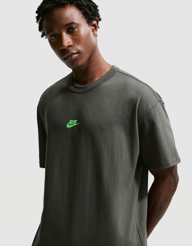Nike - Nike Sportswear Premium Essentials T-Shirt