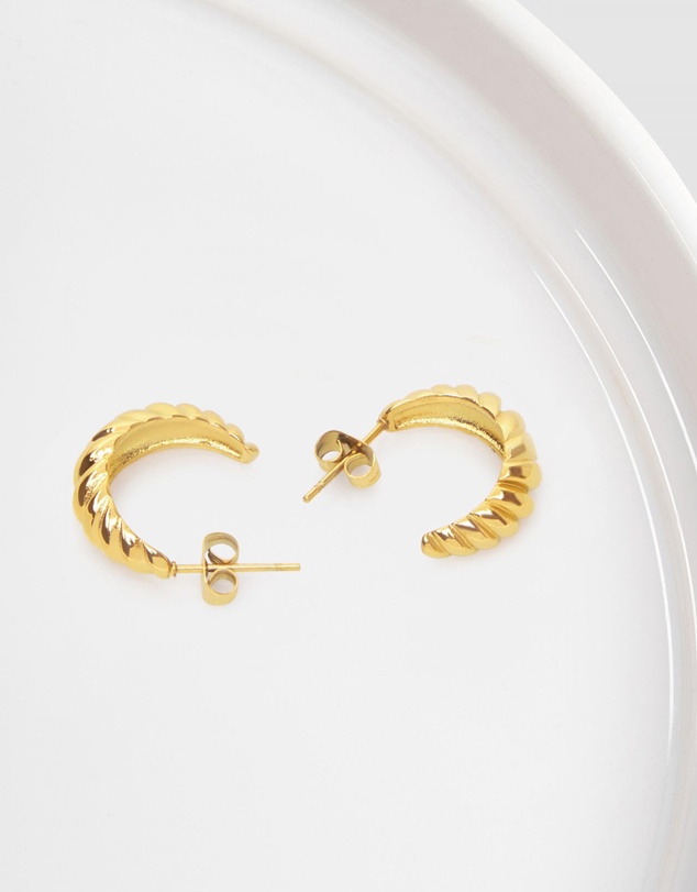 Pastiche - Sara Hoops