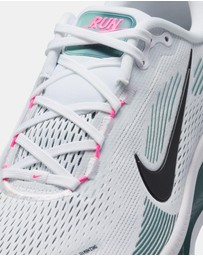 Nike - Vomero 18 - Men's