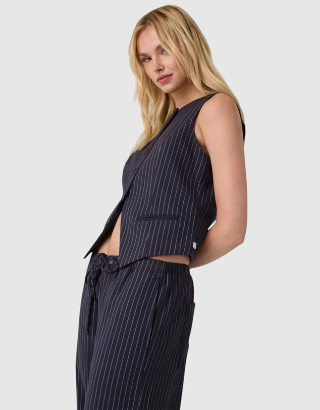 GUESS Jeans - GUESS JEANS Fitted Pinstripe Vest
