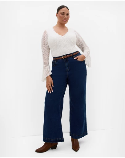 City Chic - Lola V Neck Lace Bodysuit