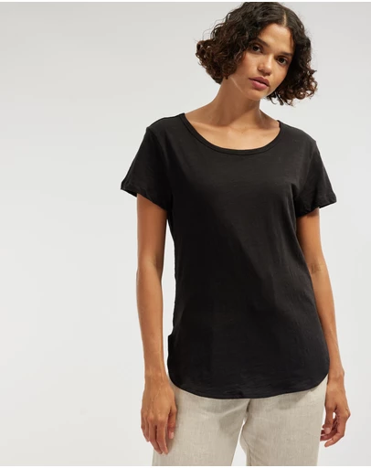 Amelius - Fallon Rounded Hem Tee
