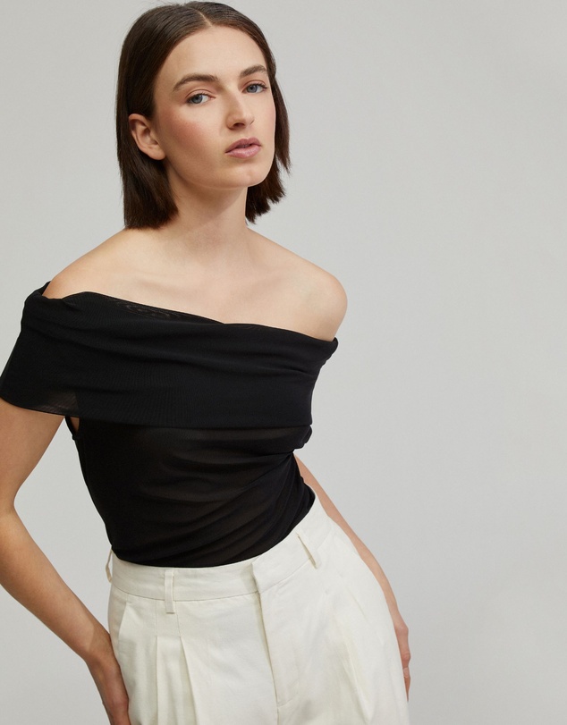 Oxford - Nia Mesh Off-Shoulder Top