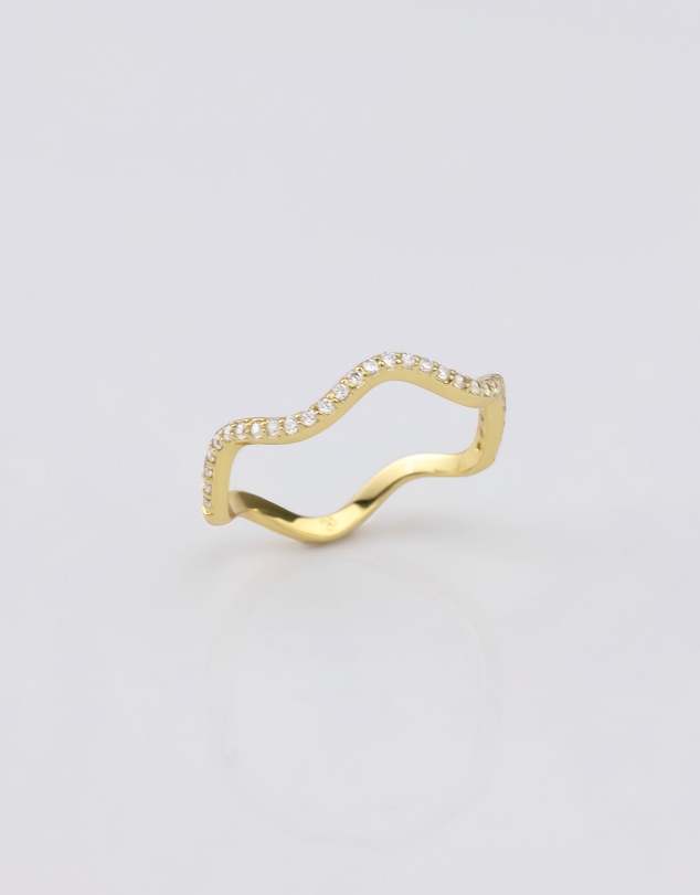 Wanderlust + Co - Scallop Petite Pave Gold Ring