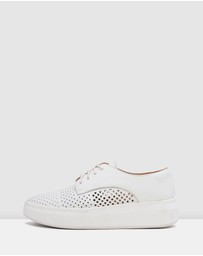 Rollie - Derby City Punch Shoe