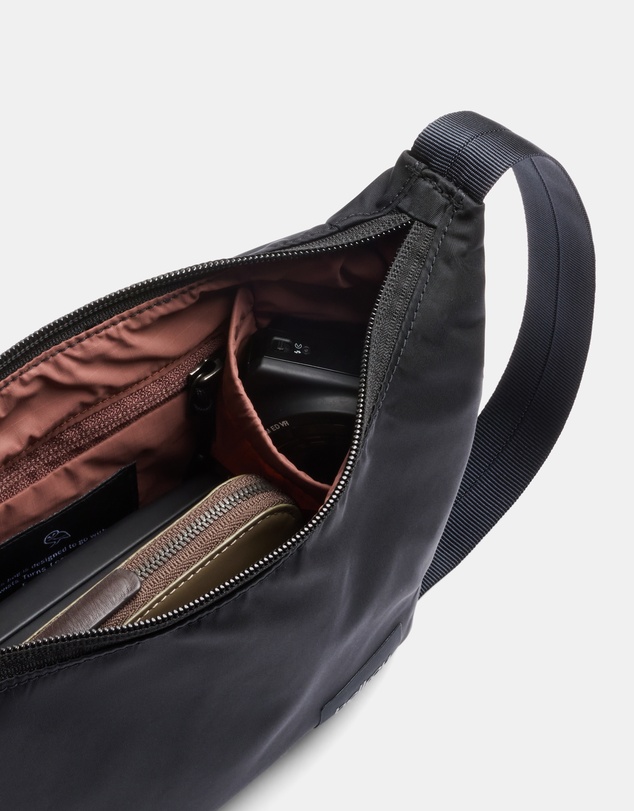 Bellroy - Laneway Crescent Bag 2.5L