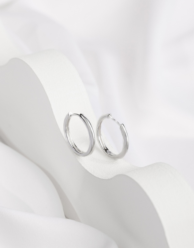 Wanderlust + Co - Classic Silver 17mm Hoop Earrings
