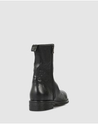 Sempre Di - Sharlee Ankle Boots