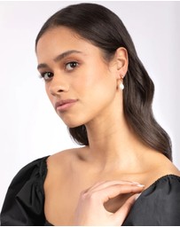 Lovisa - Gold Freshwater Pearl Drop Huggie Earrings