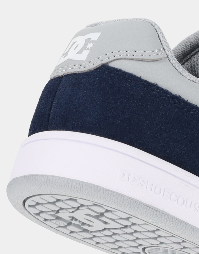DC Shoes - Boys 4 to 16 Manteca 4 V Skate Shoes