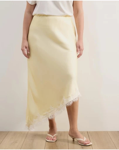 Atmos&Here Curvy - Leoni Asymmetric Lace Satin Skirt