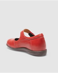 Wide Steps - Larissa