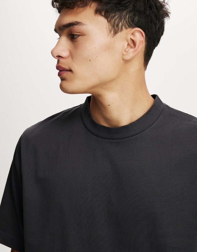 Cotton On - Cropped Fit T-Shirt