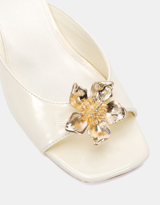 Novo - Willodean-With Trim Wedges