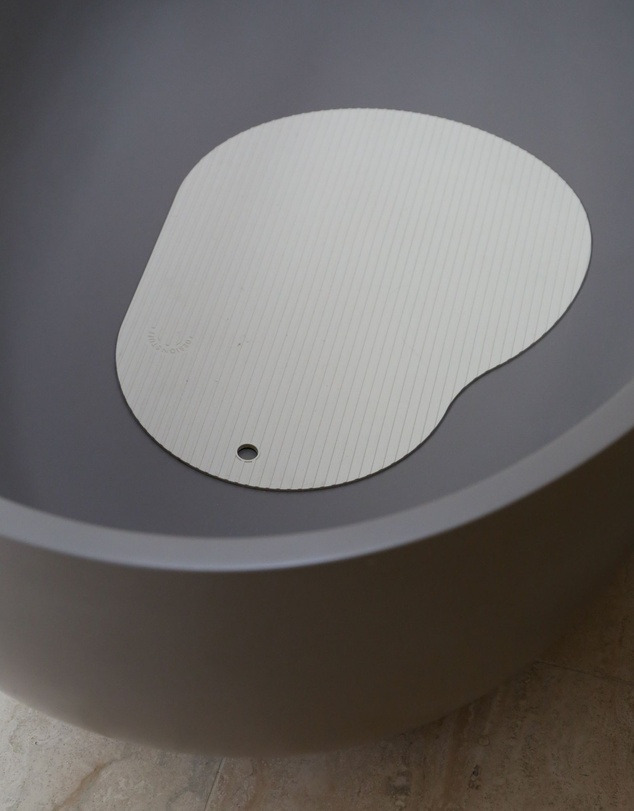 DESIGNSTUFF - CURV Silicone Non-Slip Bath Mat
