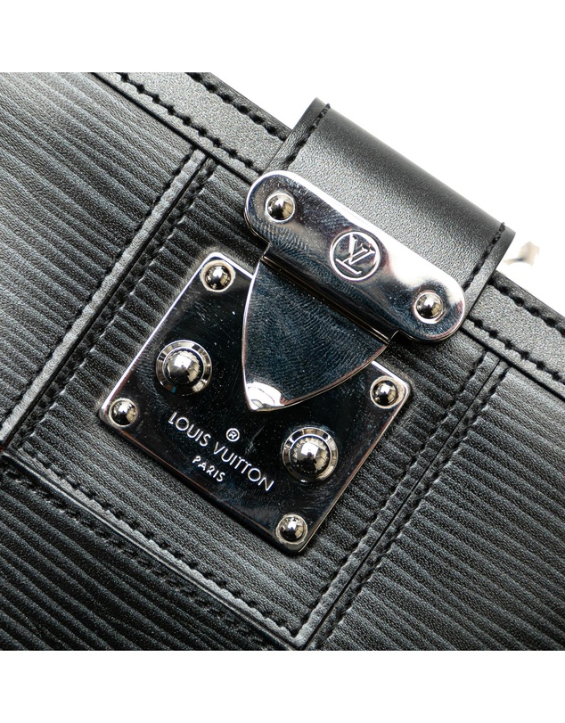 Pre-Loved by Azura Reborn - Pre-Loved louis vuitton Pochette Accessoires Epi Leather Shoulder Bag