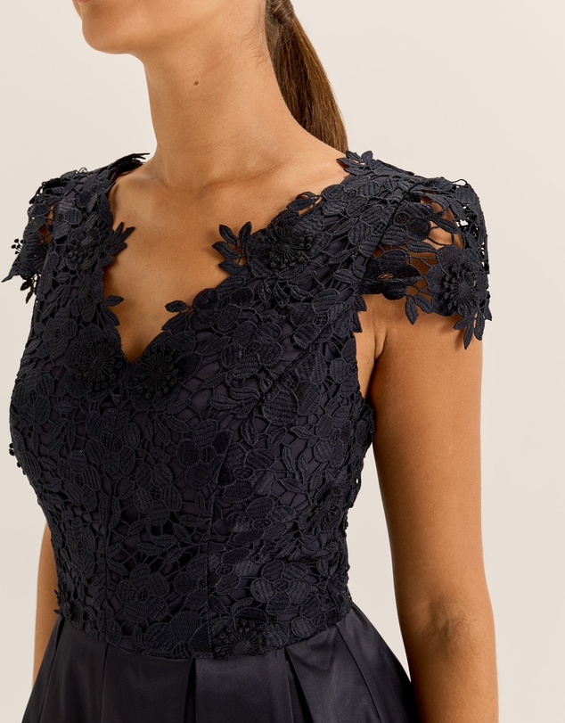 Review - Admiration Cocktail Dress