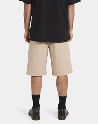 Volcom - Mens Chillow Pleat Walkshorts