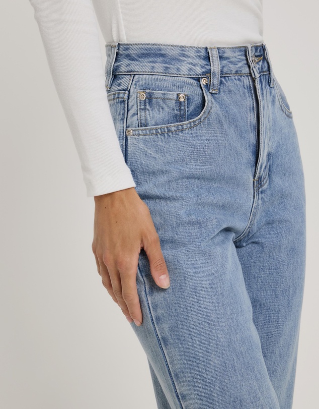 Atmos&Here - Mary Mid Rise Straight Leg Jeans