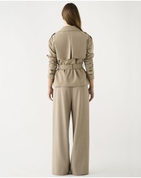 Esmaee - Avenue Cropped Trench