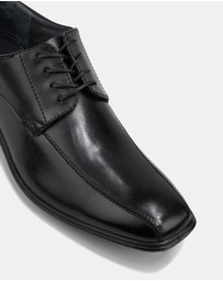 Hush Puppies - Carey