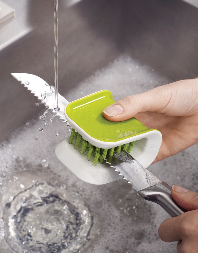 Joseph Joseph - BladeBrush™ Cutlery Cleaning Brush