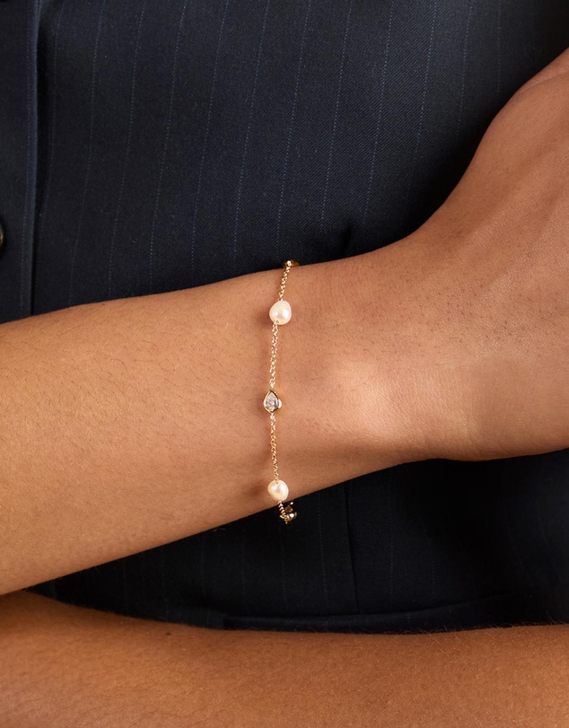 Astrid & Miyu - Pearl Crystal 18Ct Charm Bracelet