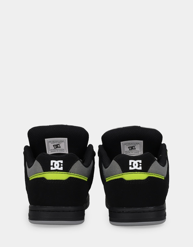 DC Shoes - Boys 8 to 16 Stag Youth Sneakers