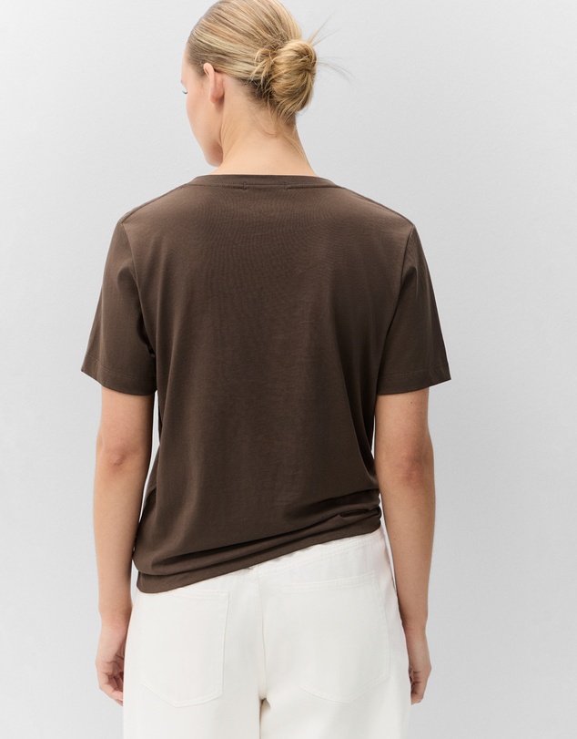 UNISON - The Classic V Neck Tee