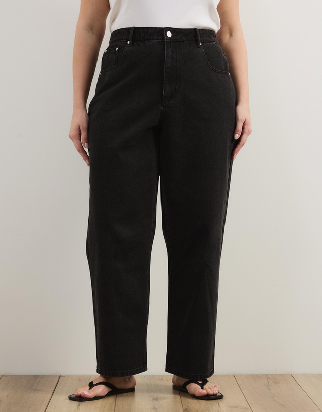 Atmos&Here Curvy - Mabel High Waist Boyfriend Jeans