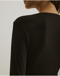 Atmos&Here - Long Sleeve V-Neck Tee