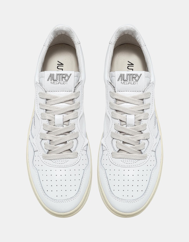 Autry - Medalist Low Sneakers - Women's