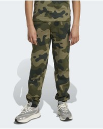 adidas Sportswear - Seasonal Essentials Camo Fleece Pant Kids