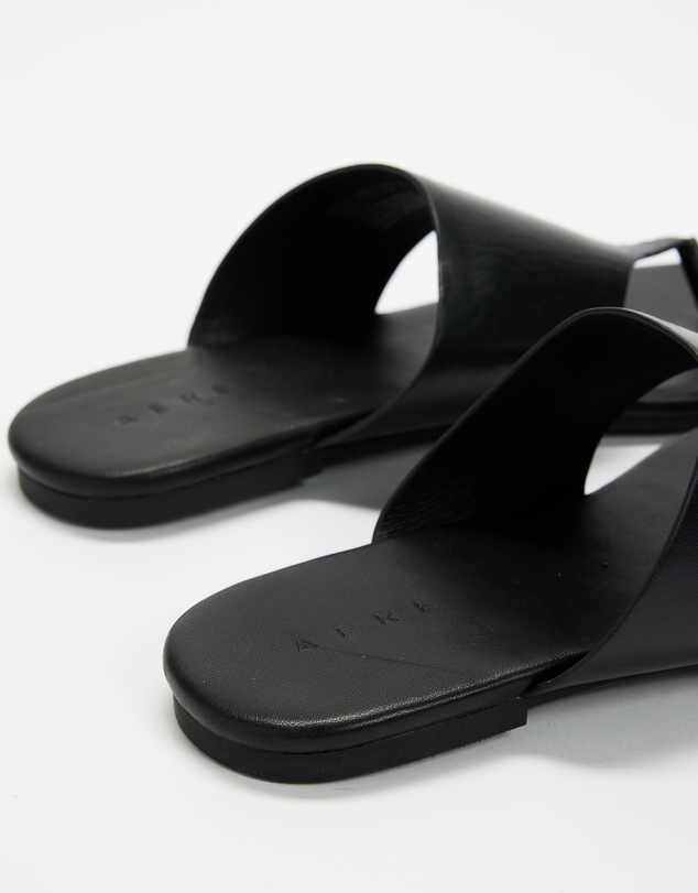 AERE - Delphine Leather Flip Flops - Women's