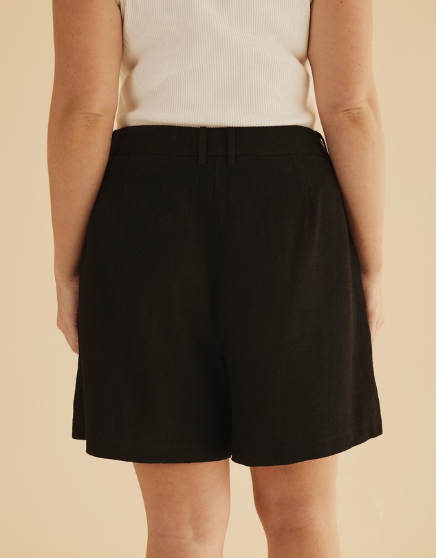 Atmos&Here Curvy - Remi Tailored Linen Blend Shorts