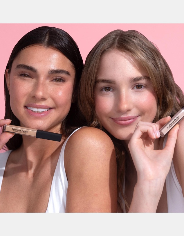 MCoBeauty - Brighten & Perfect Cream Concealer - Light 2.5 (Natural)