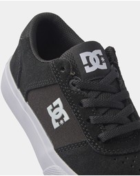 DC Shoes - Boys 8 to 16 Teknik Skate Shoes