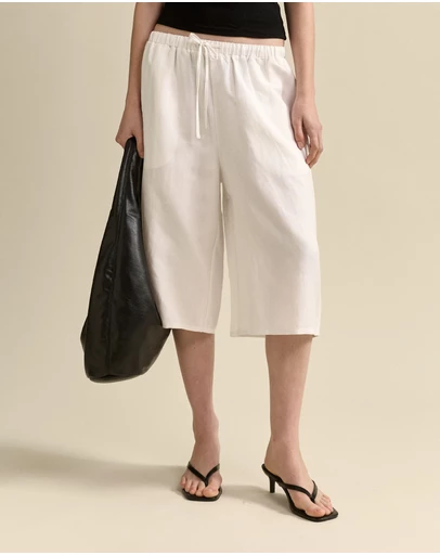 MVN - Long Linen Shorts