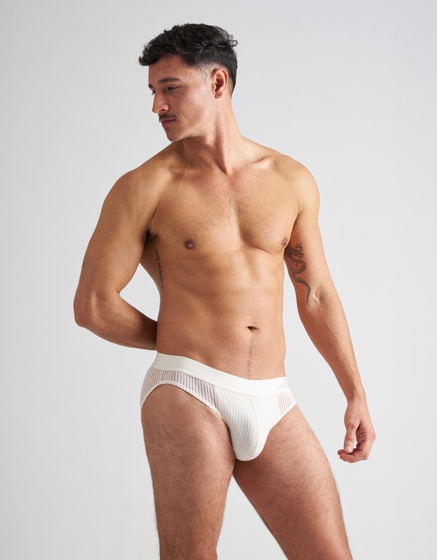 TEAMM8 - Casanova Brief