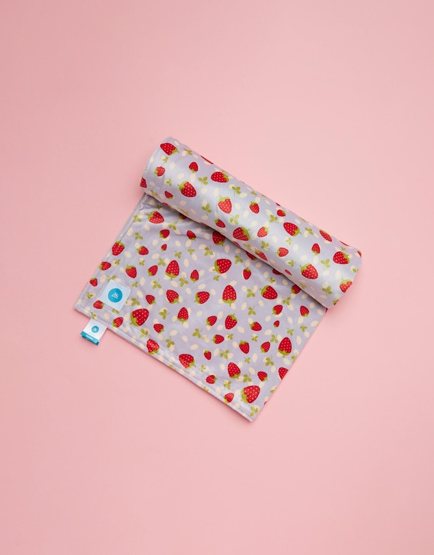 itti bitti - Travel Blanket Strawberry Shortcake